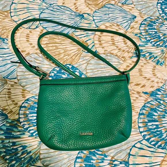 NWOT Calvin Klein Pebbled leather green purse/ crossbody
